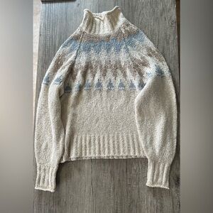 American Eagle Cream, Tan and Blue Chevron Turtleneck Sweater Size XS
